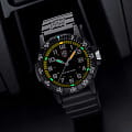 Luminox XS.0325 мужские часы застежка крупным планом