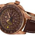 Aviator Aviator Airacobra GMT V.1.37.8.306.4  наручные мужские часы фото под углом.