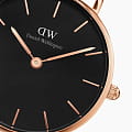 Daniel Wellington Daniel Wellington Petite Melrose DW00100217  наручные женские часы фото под углом.