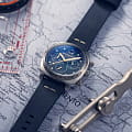 Spinnaker SP-5068-03 наручные мужские часы застежка крупным планом