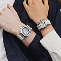 Casio Casio G-Shock GM-5600LC-7 (GM-5600LC-7) электронные мужские часы часы крупный план серебристый циферблата