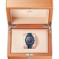 Omega Omega Speedmaster Moonphase 304.93.44.52.03.002 speedmaster швейцарские мужские часы на браслете кожаный боковой вид