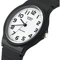 Casio MQ-24-7BLLEG мужские часы застежка крупным планом