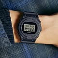 Casio Casio G-Shock DWE-5657RE-1ER, g-shock япония мужские часы на браслете пластик боковой вид