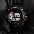 Casio GW-9400-1E мужские часы застежка крупным планом