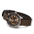 Breitling Breitling Superocean Heritage '57 Outerknown Limited Edition U103701A1Q1W1, superocean heritage швейцария мужские часы на браслете тканевый боковой вид