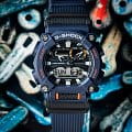 Casio GA-900-2AER мужские часы застежка крупным планом