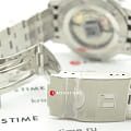 Tissot T1204071105100 мужские часы застежка крупным планом