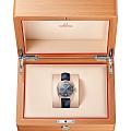 Omega Omega Constellation Globemaster 130.53.41.22.03.001 constellation швейцарские мужские часы на браслете кожаный боковой вид